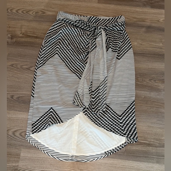 Banana Republic Dresses & Skirts - Banana Republic Faux Wrap Hi Low Midi Skirt Tie Front Women’s size 8 NWT